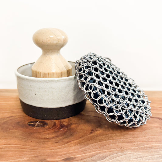 Round Metal Scrubber | Cast Iron & Grill Cleaner